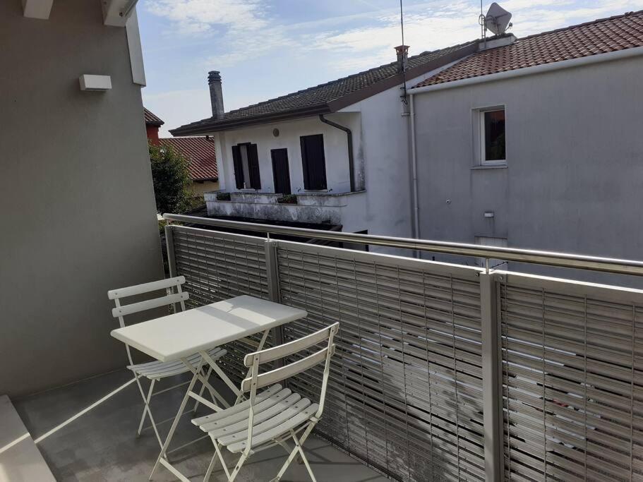 Ferienwohnung Elegant House With A Garden Mira Exterior foto