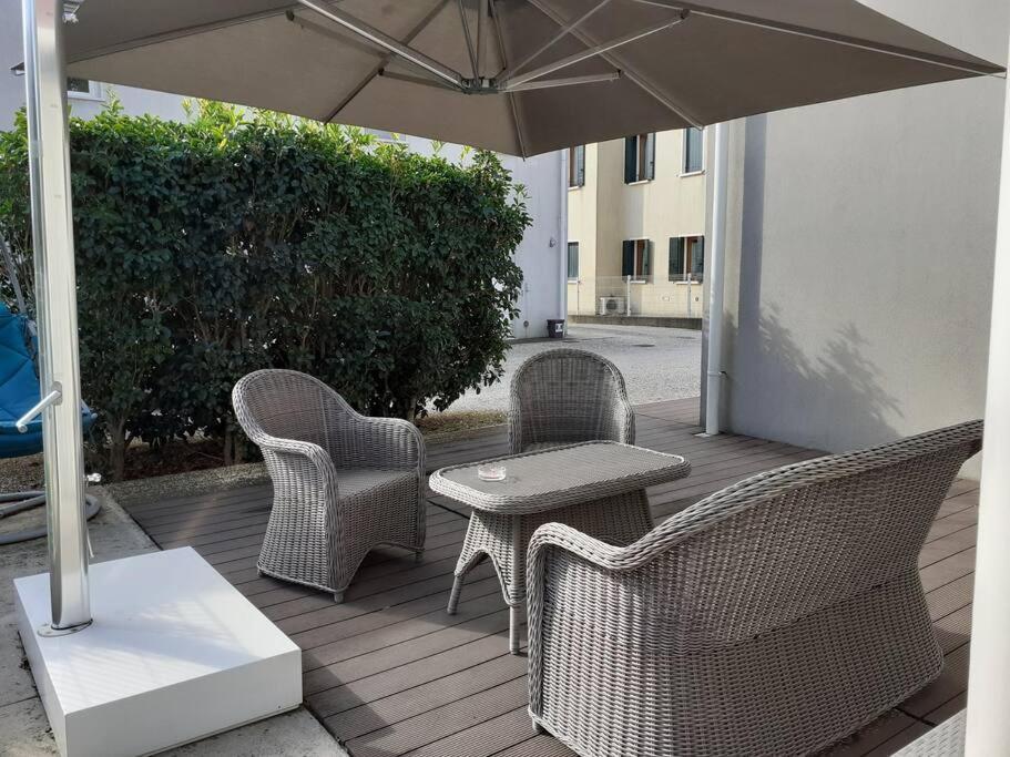Ferienwohnung Elegant House With A Garden Mira Exterior foto